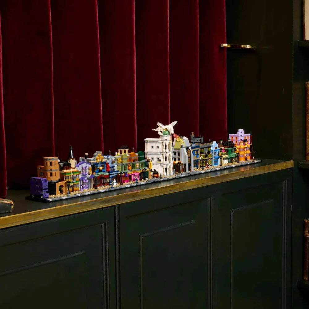 Diagon Alley Wizarding Shops 2750PCS (76444) Building Blocks w/ 12 Figures Diagon Alley Wizarding Shops / 2750 Pieces