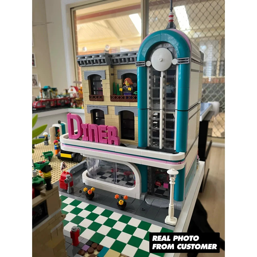 Downtown Diner Building Blocks 2488PCS + 6 Figures (10260) ABS Kit Downtown Diner Building Blocks