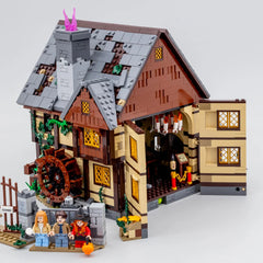 Hocus Pocus: The Sanderson Sisters’ Cottage (21341) Building Blocks w/ Figures The Sanderson Sisters’ Cottage / 2316