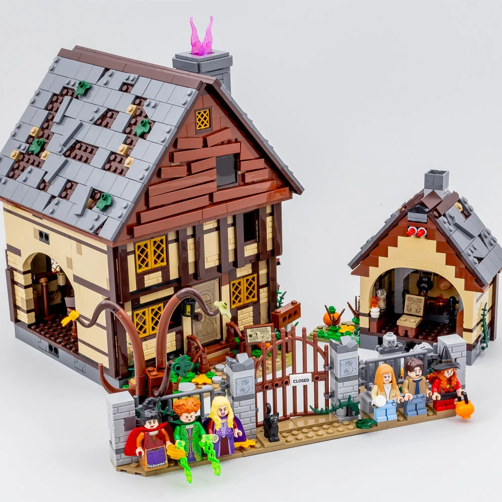 Hocus Pocus: The Sanderson Sisters’ Cottage (21341) Building Blocks w/ Figures The Sanderson Sisters’ Cottage / 2316
