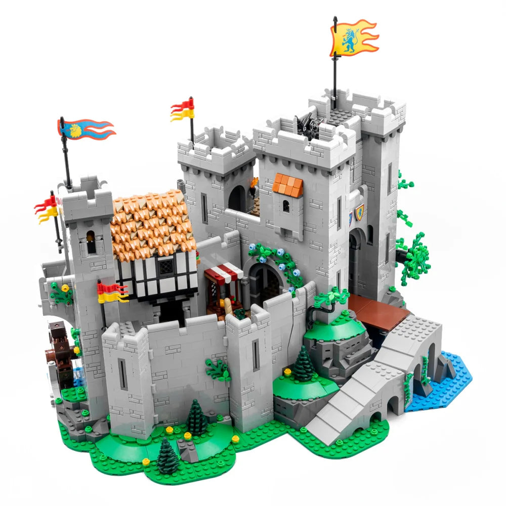 Lion Knights’ Castle (10305) Building Blocks 4514PCS w/ 22 Mini Figures Lion Knights’ Castle / 4514 Pieces Building