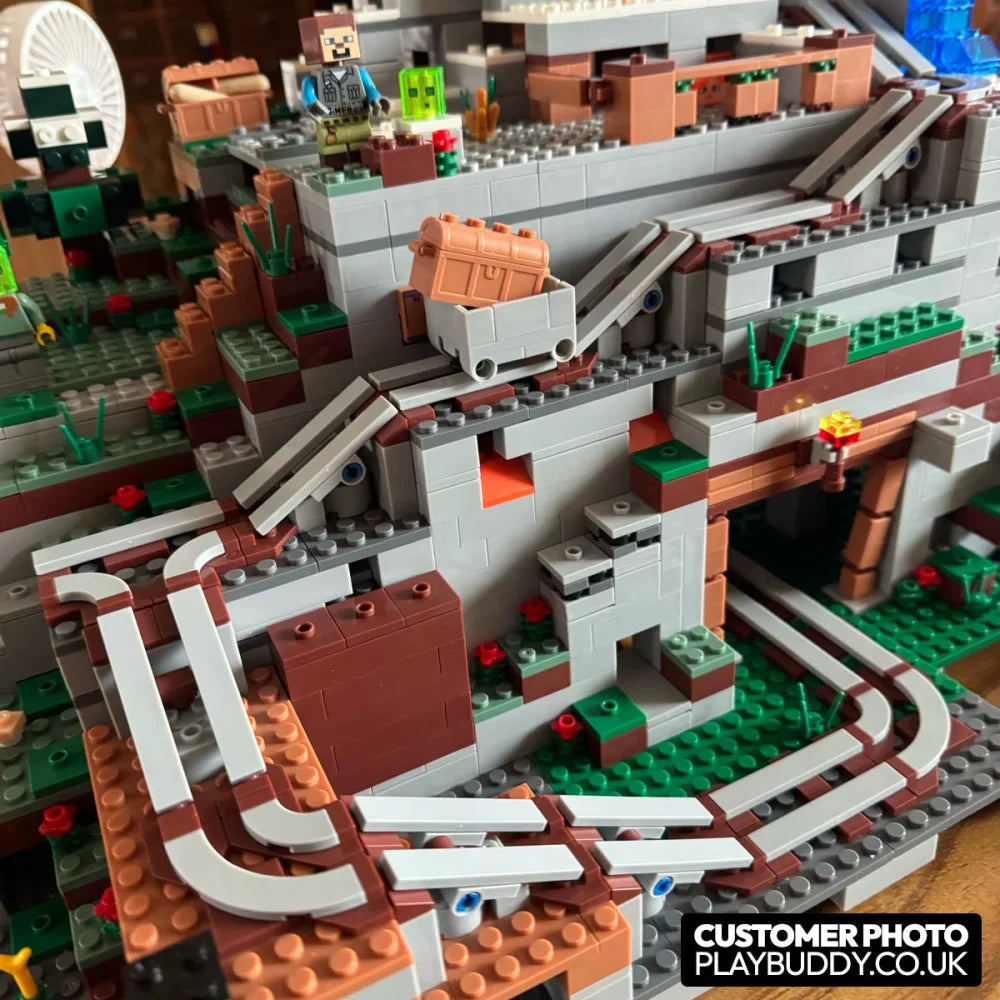 Minecraft The Mountain Cave Building Blocks 2863PCS (21137) w/ 13 Figures The Mountain Cave Building Blocks