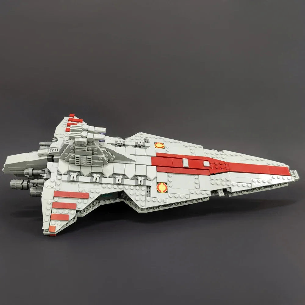 Star Wars: Venator Class Republic Attack Cruiser MOC Building Blocks 960PCS Venator Class Republic Attack Cruiser