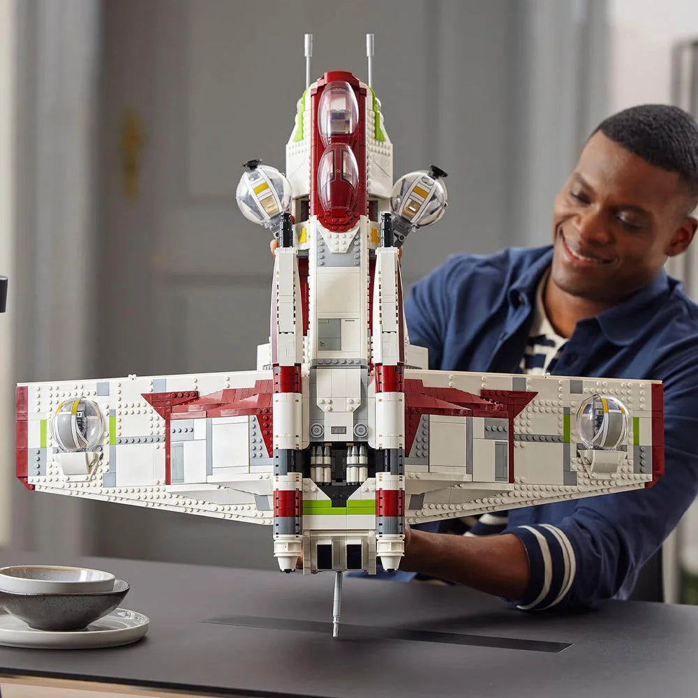 UCS Republic Gunship (75309) Building Blocks w/ 2 Figures 3292PCS Bricks Republic Gunship / Included Building Blocks