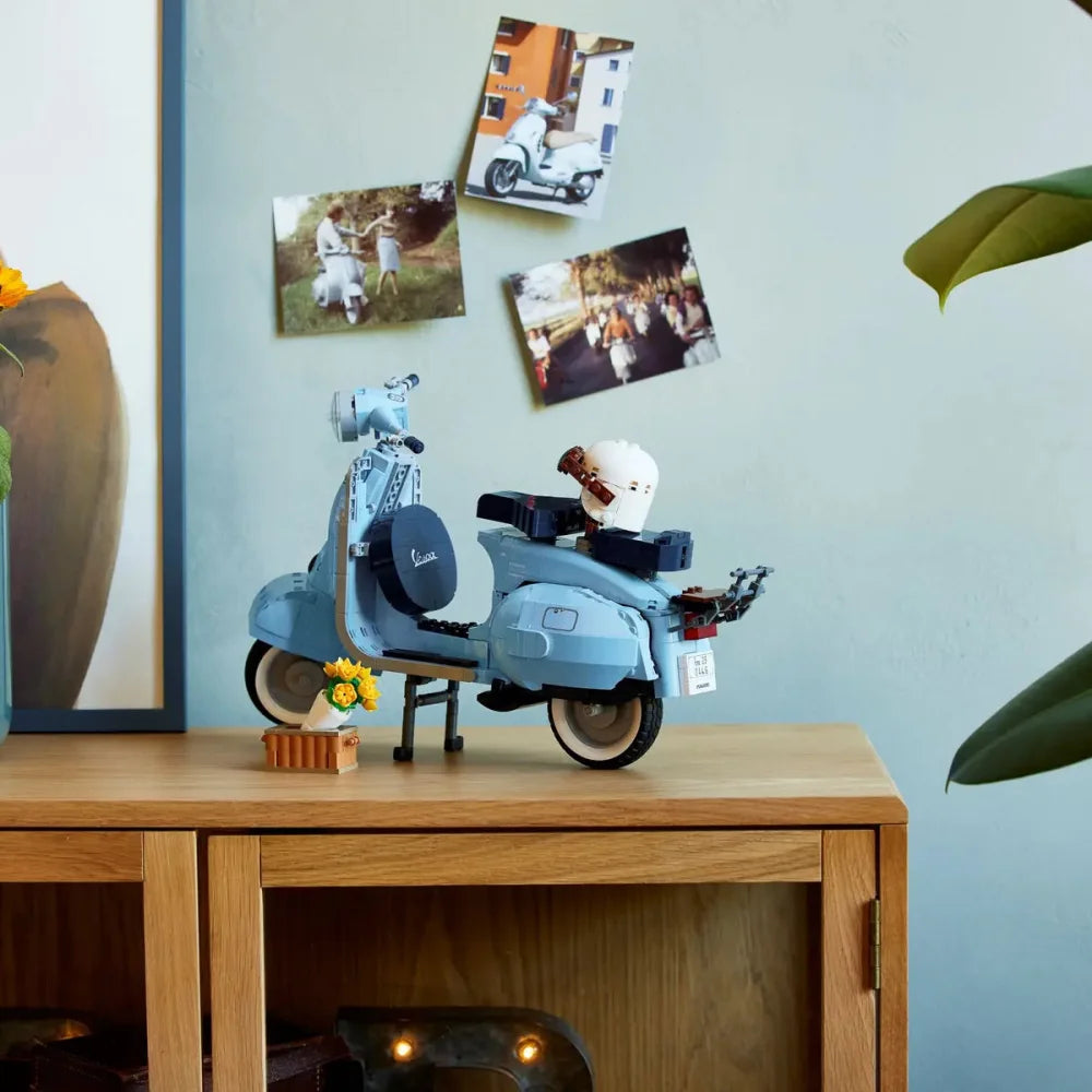 Vespa 125 Technical Famous Motorcycle 1106PCS Assembled Brick Blocks Model Toy Vespa 125 Building Blocks